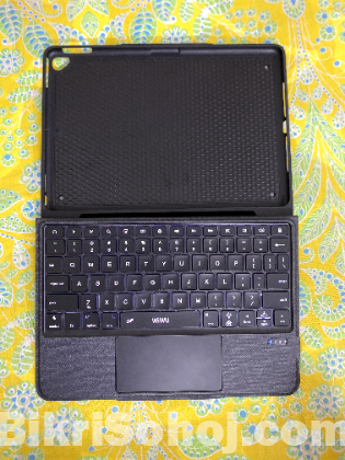 WiWU Mag Touch Keyboard Case (For iPad 7th/8th/9th Gen)